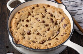 Skillet Chocolate Chip Cookie | Coo...