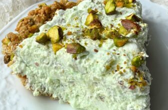 OLD FASHIONED PISTACHIO PIE (Waterg...