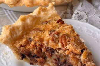 Kentucky Derby Pie Recipe (Basic De...