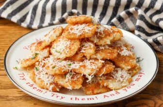 Smashed Tater Tots – Barefeet...