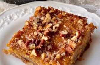 Pumpkin Pie Bars – Simple Fal...
